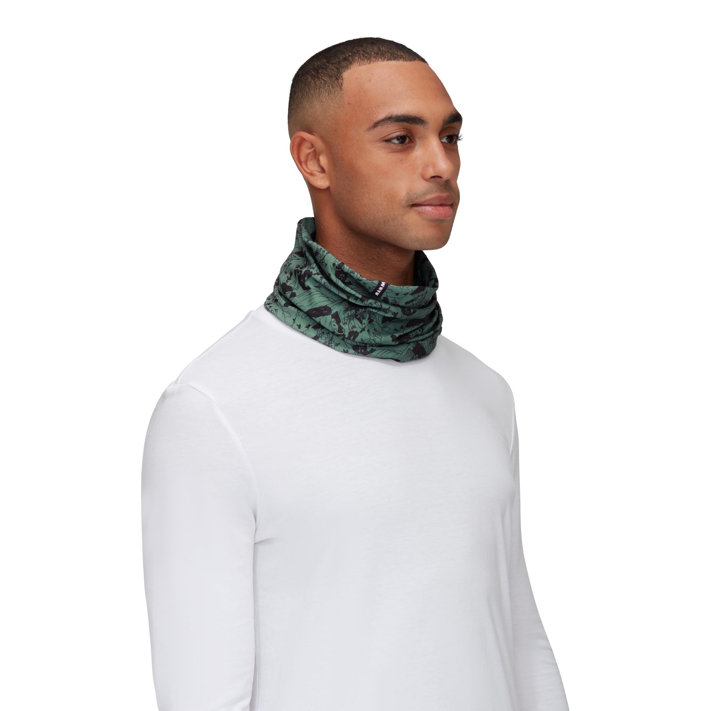tunelsalle mammut neck gaiter climbing scene