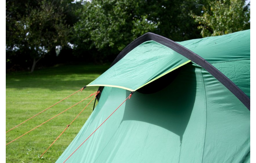 Trīsvietīga telts Coleman Chimney Rock 3 Plus Blackout