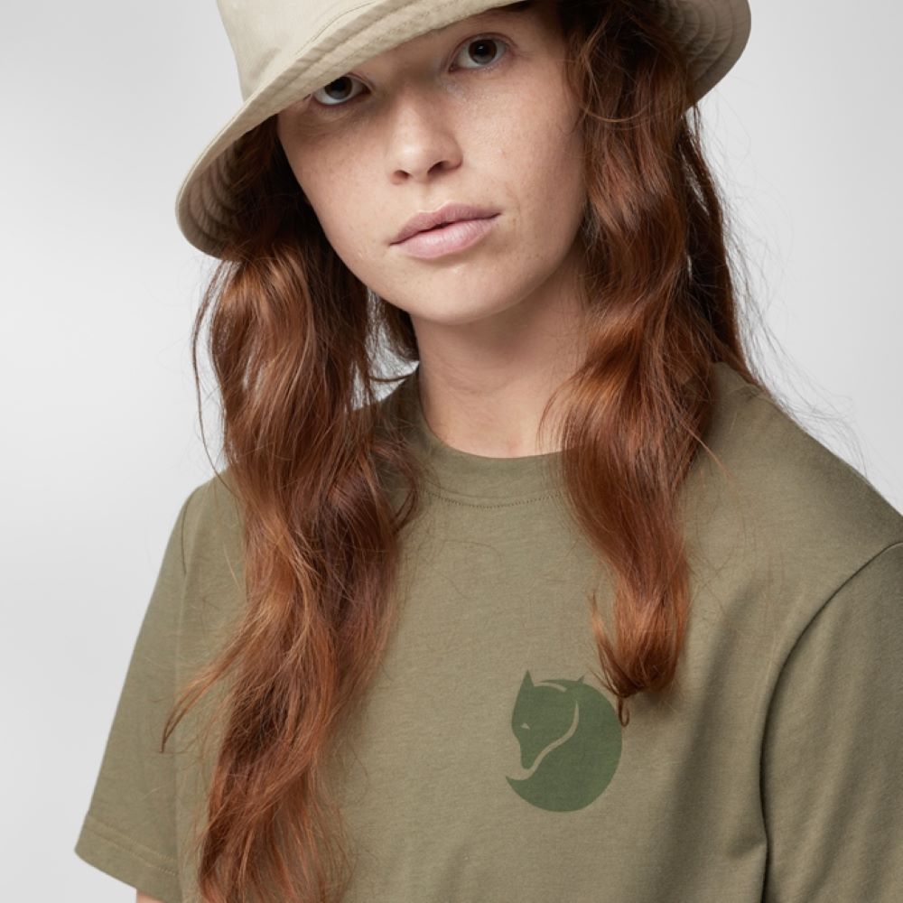 T-krekls Fjallraven Fox Boxy Logo Tee sieviešu